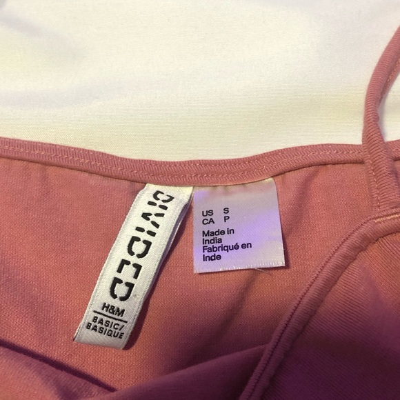 🌺Pink Crop Top - Picture 3 of 3